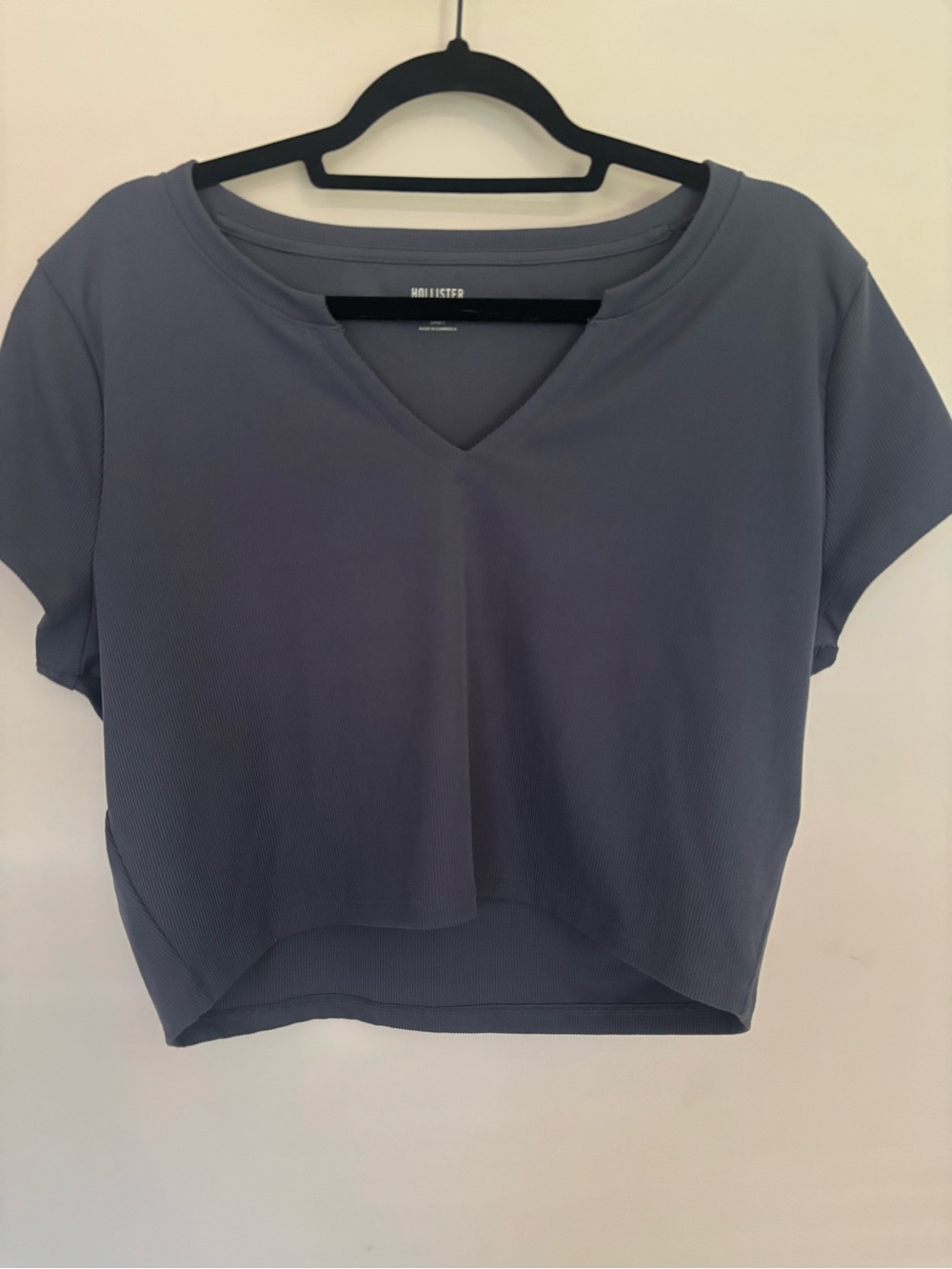 Hollister Women's Slate Blue V-Neck Short Sleeve Crop Top